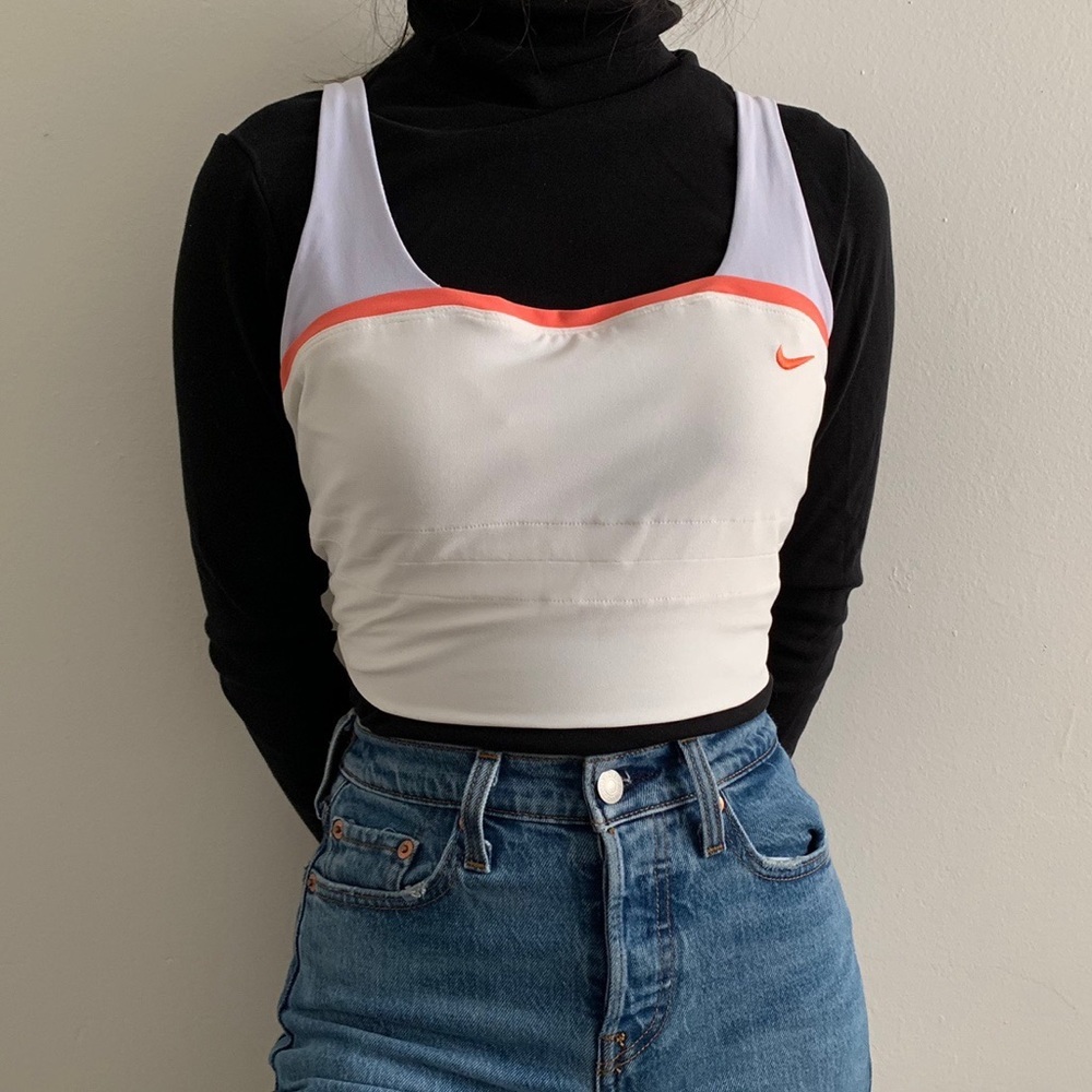 white nike tank top